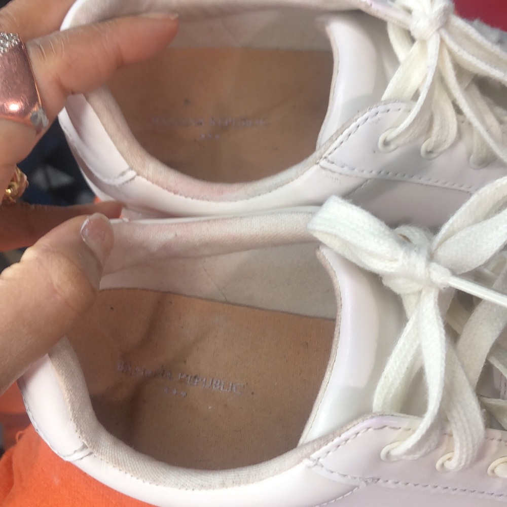Banana Republic Classic White Sneakers - Picture 5 of 5